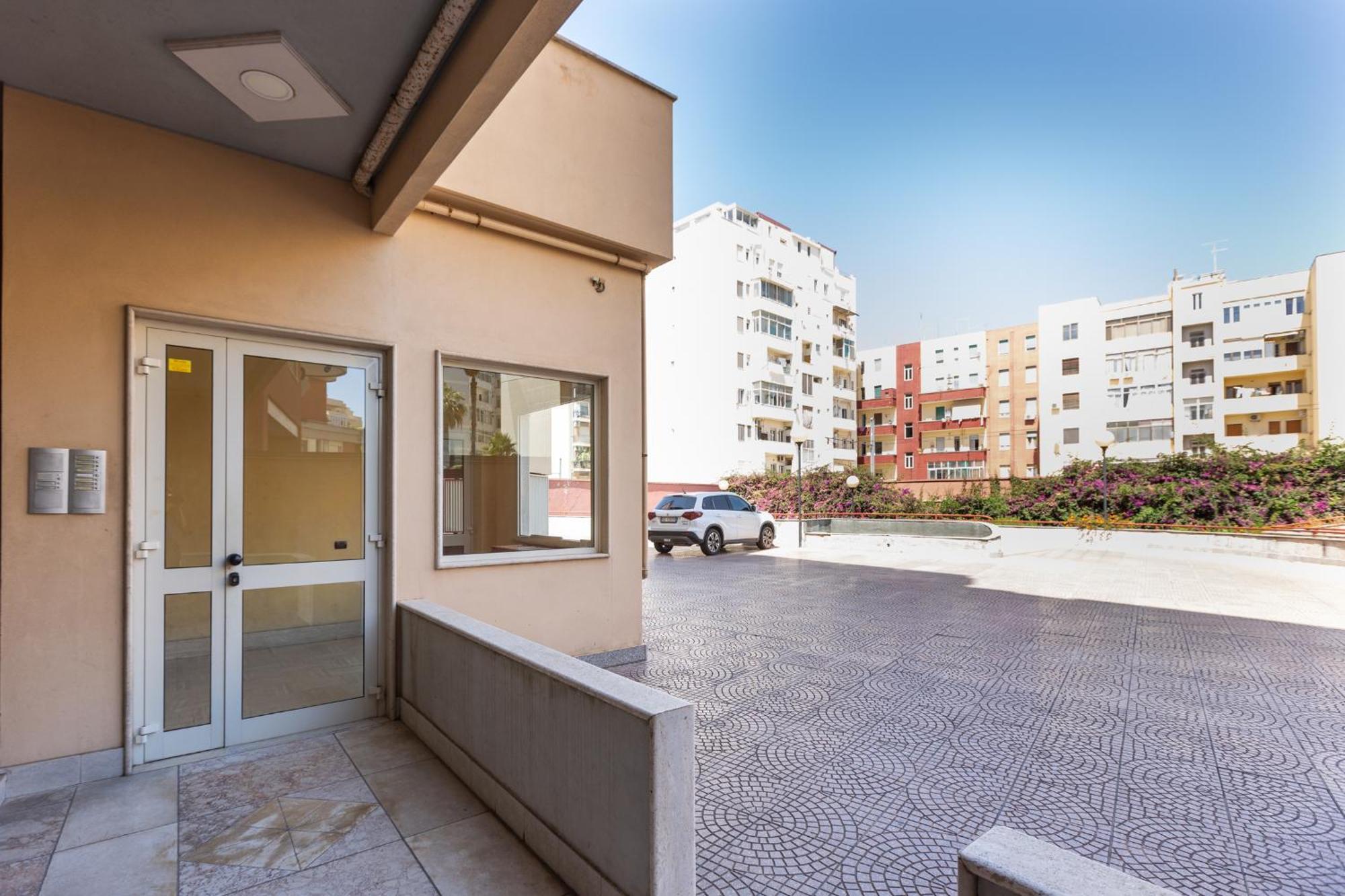 Fior Di Loto Central Cagliari Exteriör bild