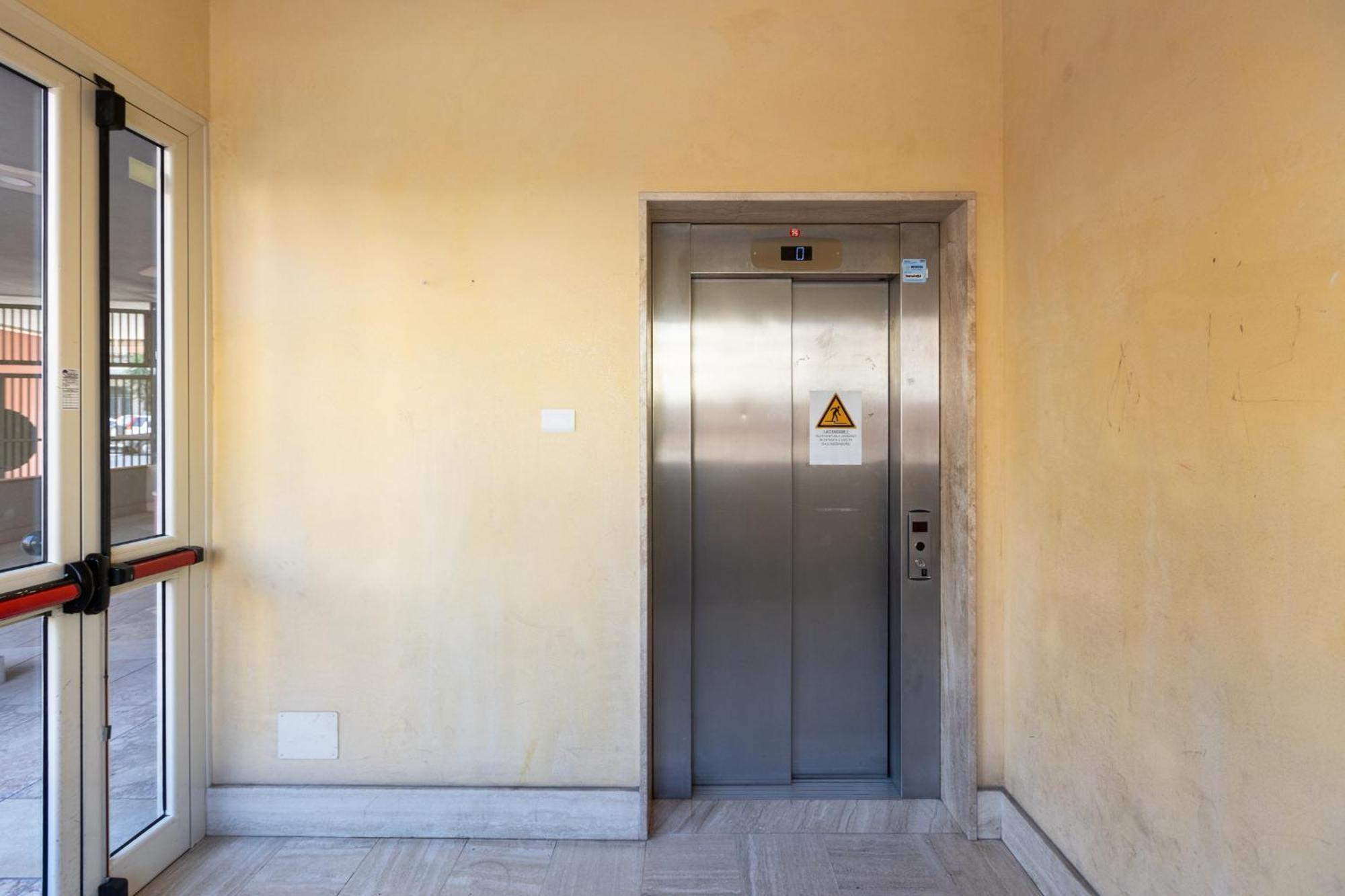 Fior Di Loto Central Cagliari Exteriör bild
